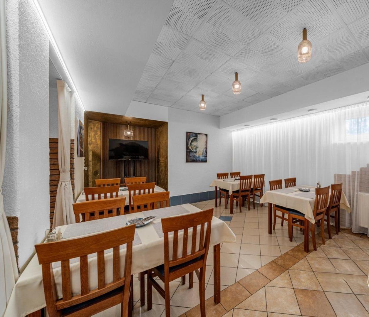 Raketa Residence, Restaurant & Hotel 普列维扎 外观 照片