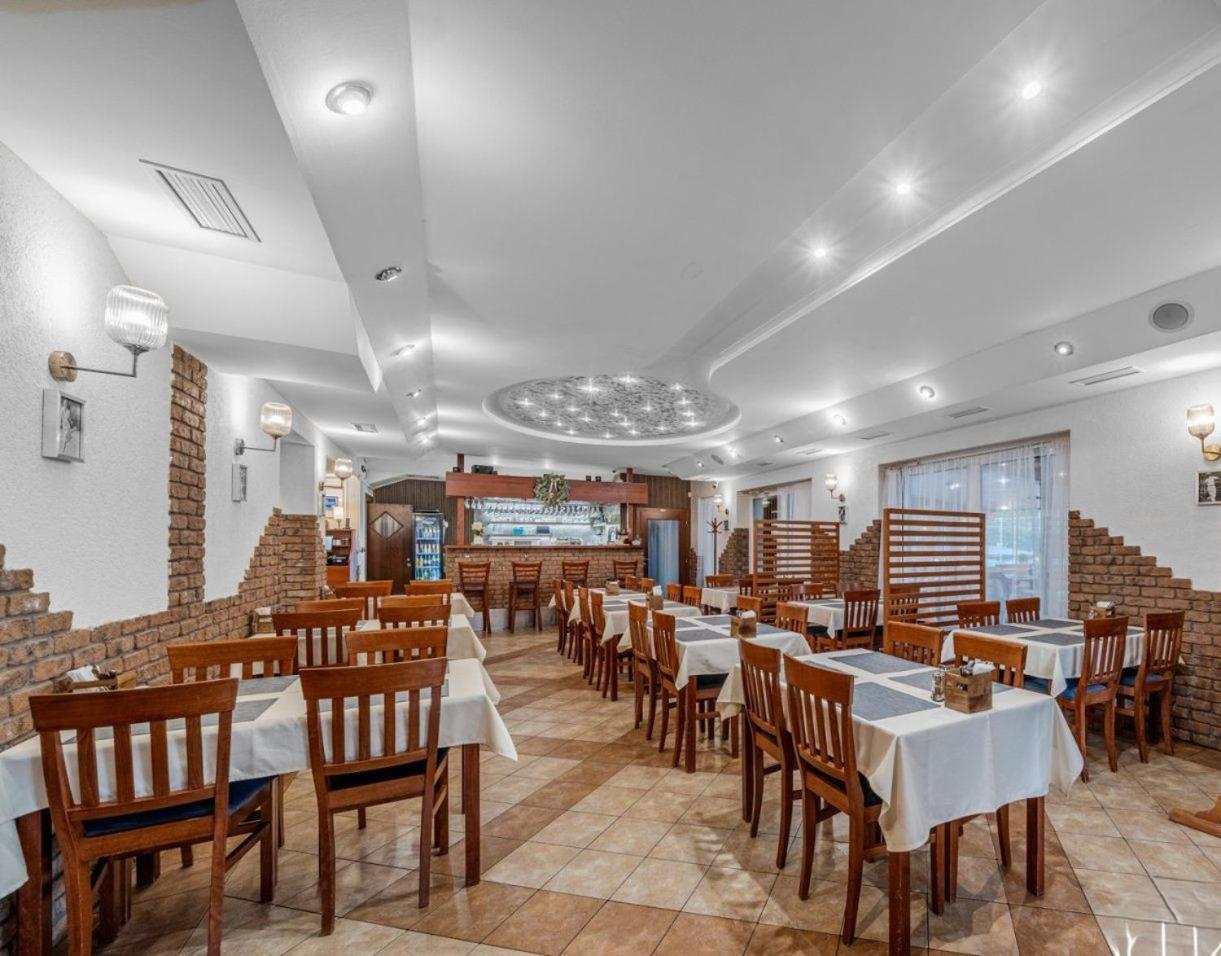 Raketa Residence, Restaurant & Hotel 普列维扎 外观 照片